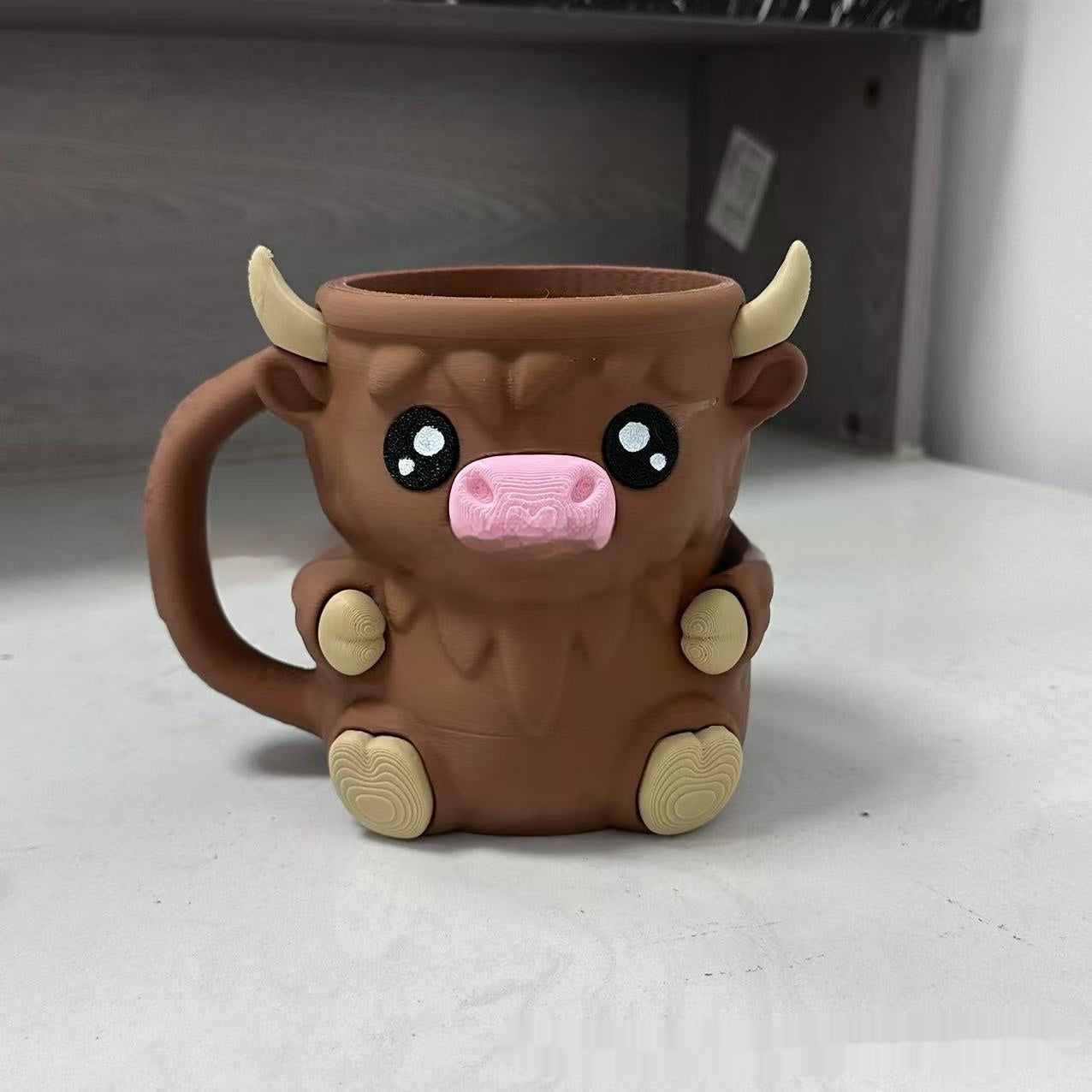Classic ice-cream holder