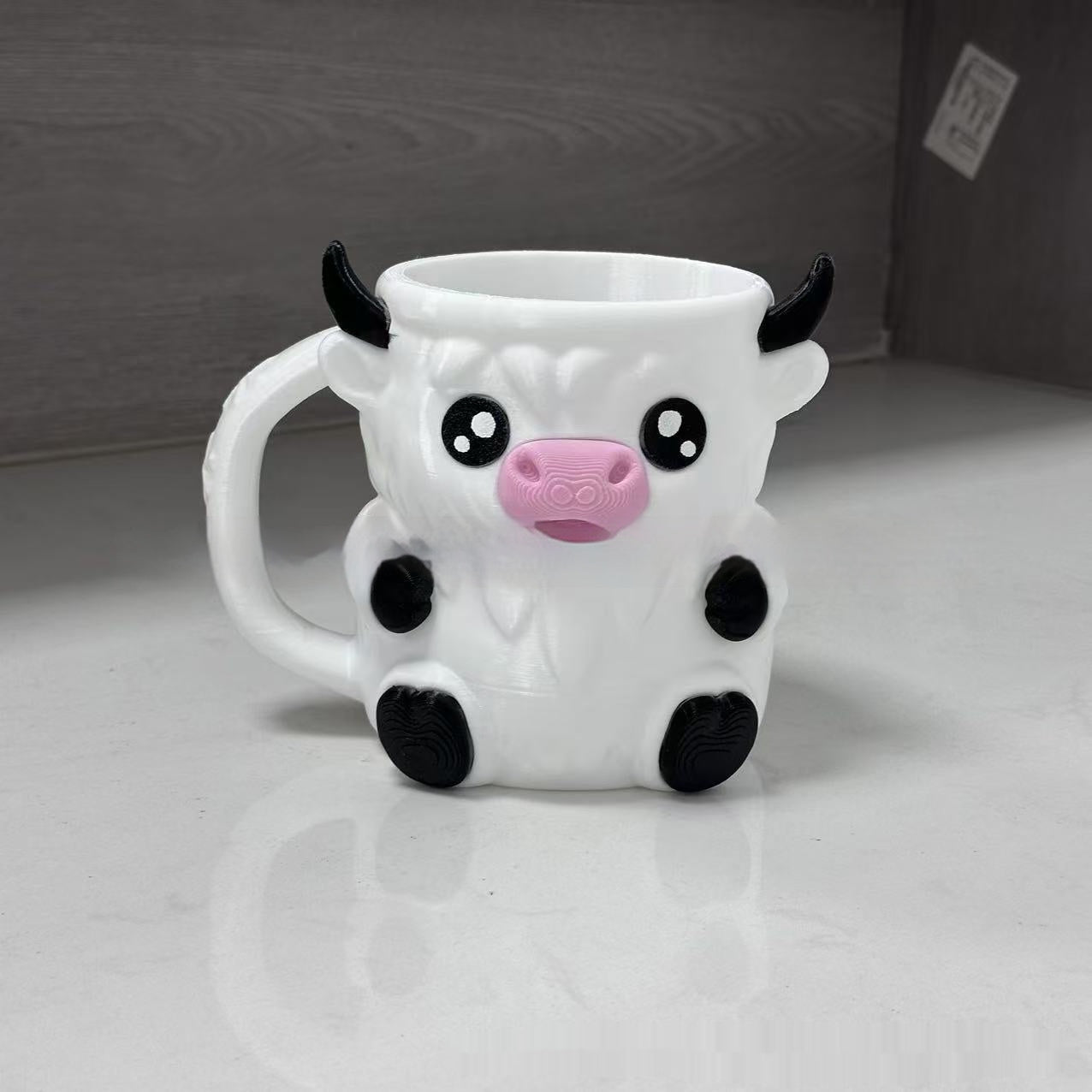 Classic ice-cream holder